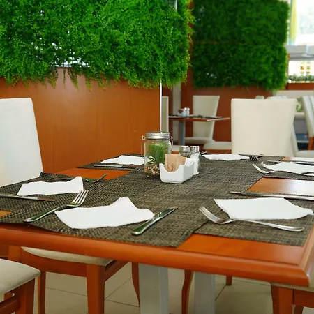 Marina Palace, Affiliated By Melia (adults Only) ホテル 4*