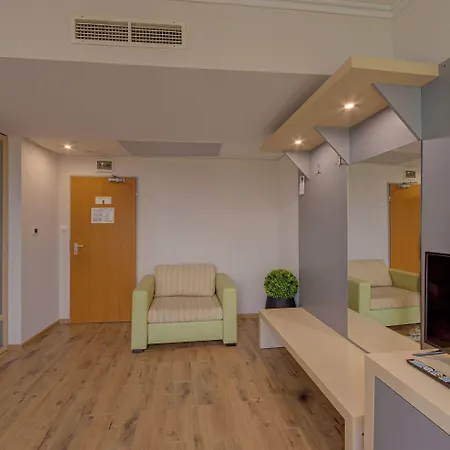 Marina Palace, Affiliated By Melia (adults Only) ホテル 4*