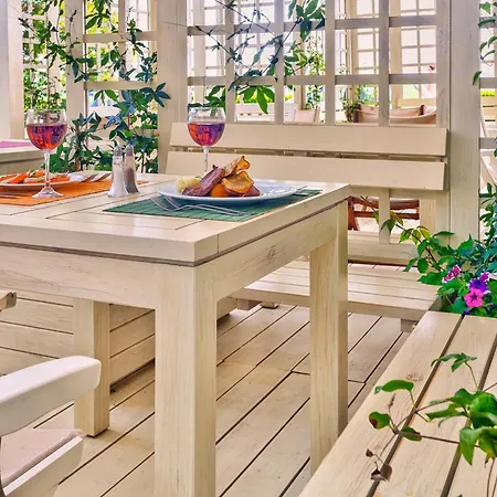 Marina Palace, Affiliated By Melia (adults Only) ホテル